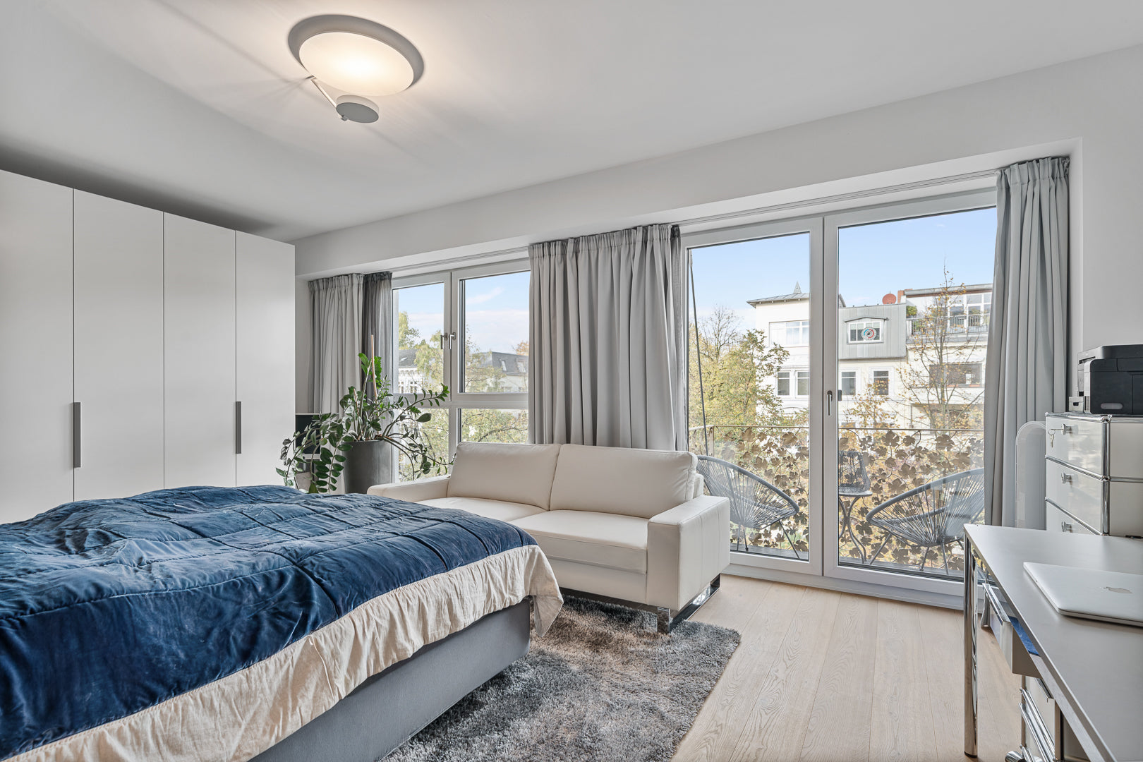 MODERN. RUHIG. STILVOLL UND MITTENDRIN!