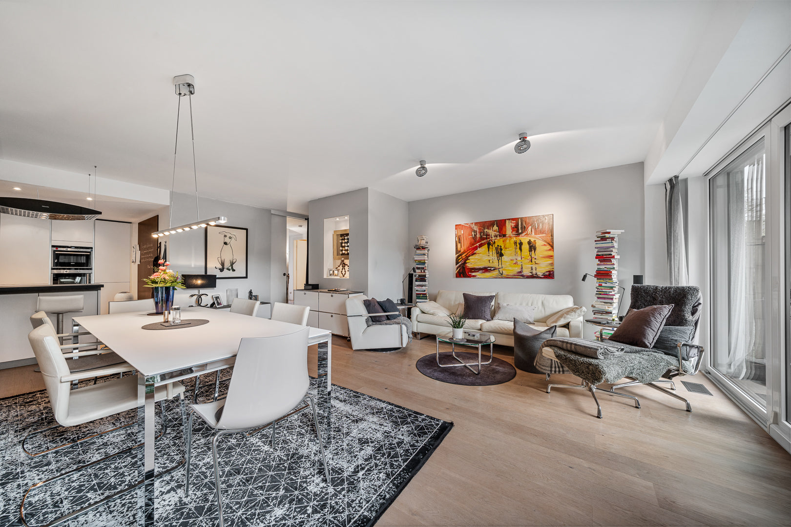 MODERN. RUHIG. STILVOLL UND MITTENDRIN!