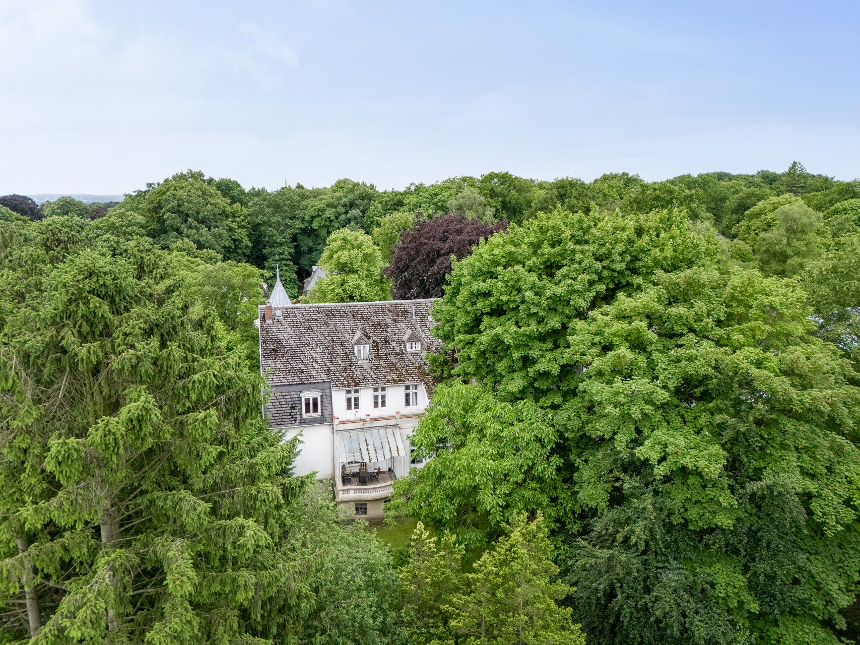 EIN ZUHAUSE. EIN ANWESEN. EINE FAMILIE.