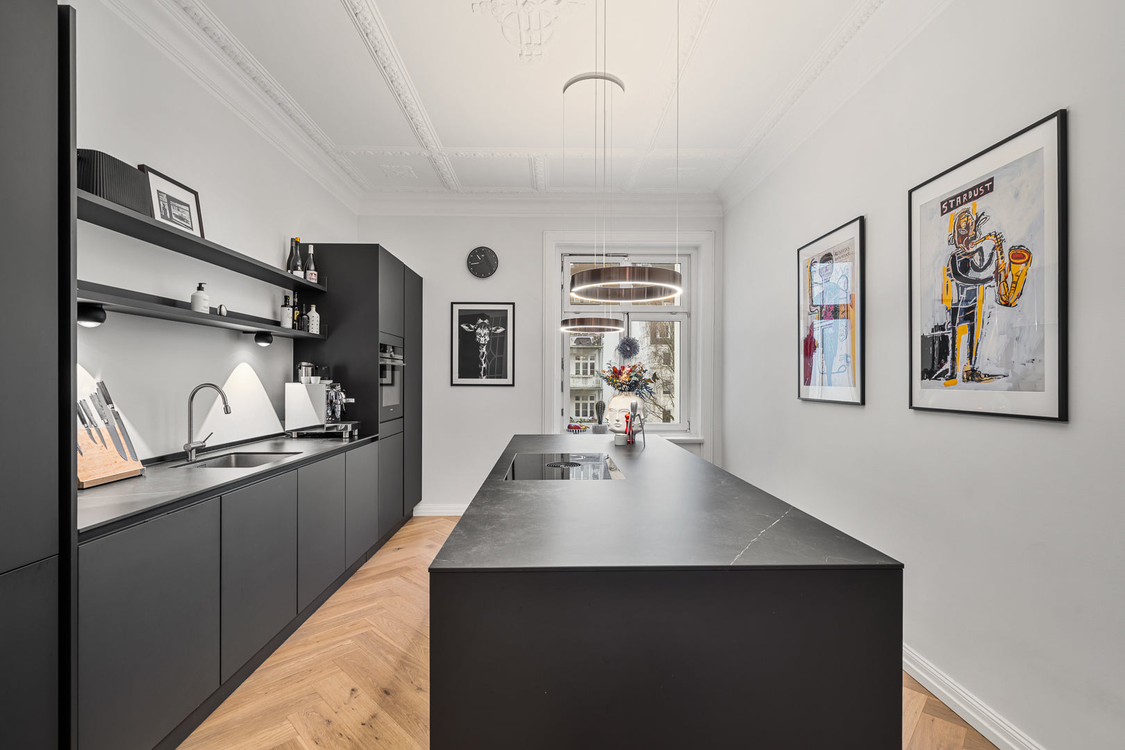 HANSEATISCHE ELEGANZ IN VOLLENDETER FORM!